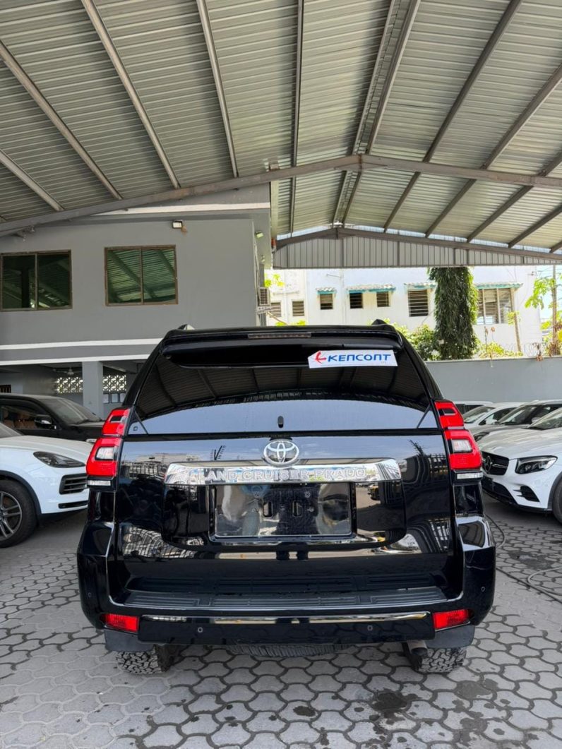 
								TOYOTA LAND CRUISER PRADO full									