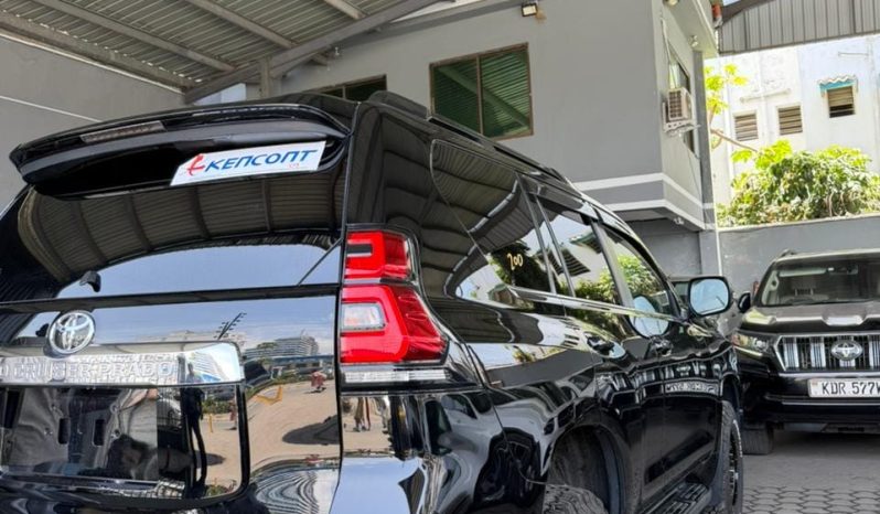 
								TOYOTA LAND CRUISER PRADO full									