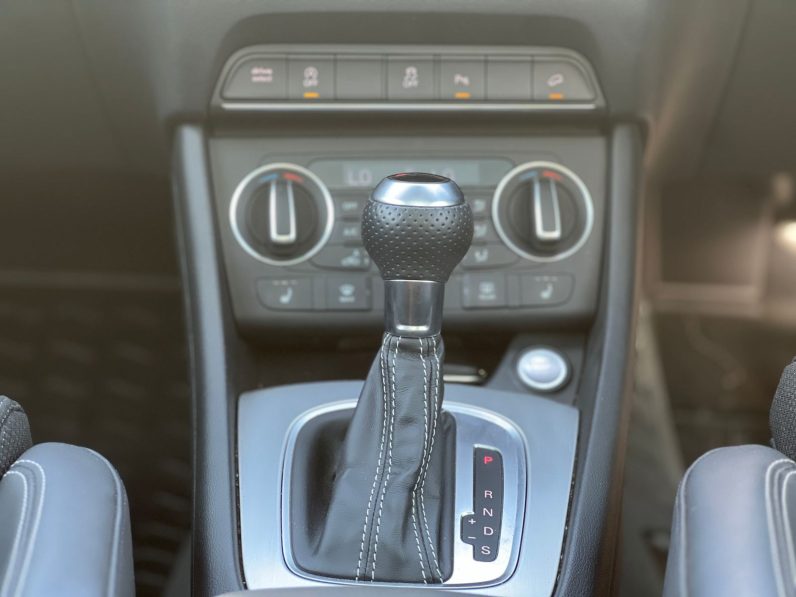 
								Audi Q3 TFSI full									