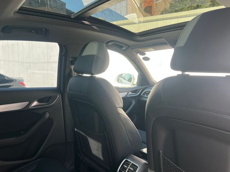 
								Audi Q3 TFSI full									