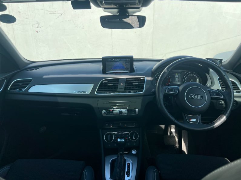 
								Audi Q3 TFSI full									