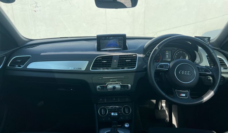 
								Audi Q3 TFSI full									