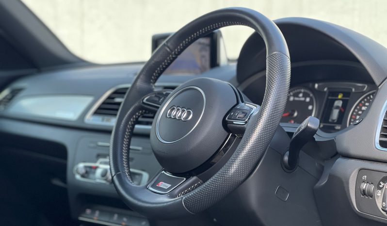 
								Audi Q3 TFSI full									