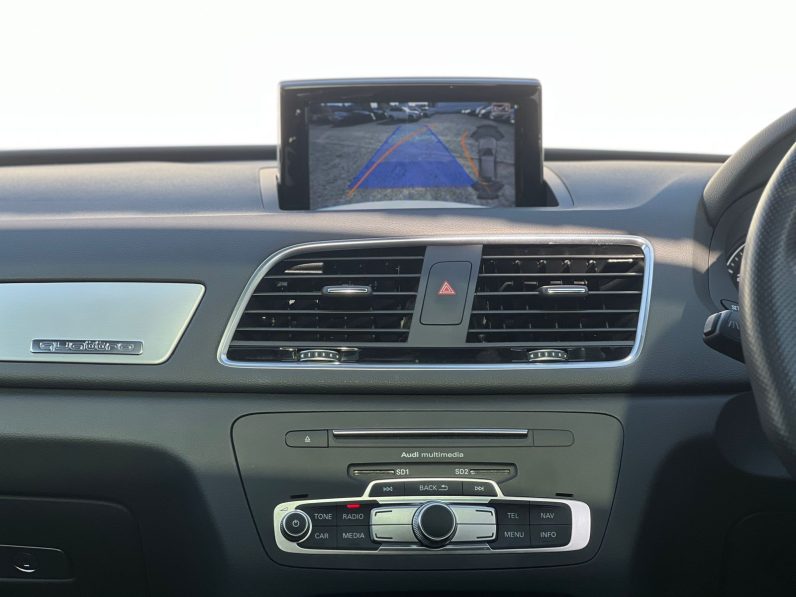 
								Audi Q3 TFSI full									