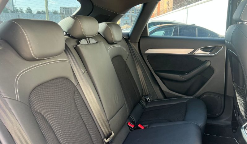 
								Audi Q3 TFSI full									