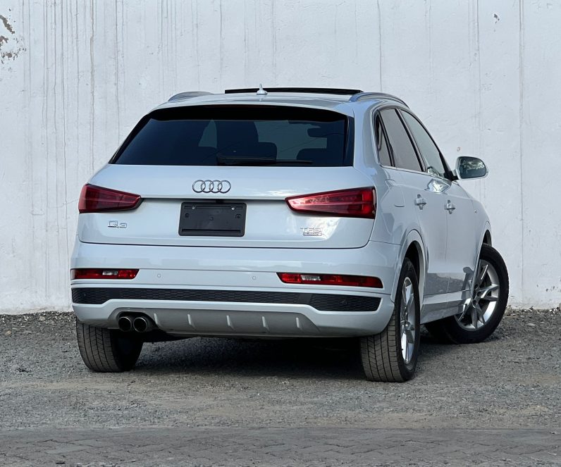 
								Audi Q3 TFSI full									