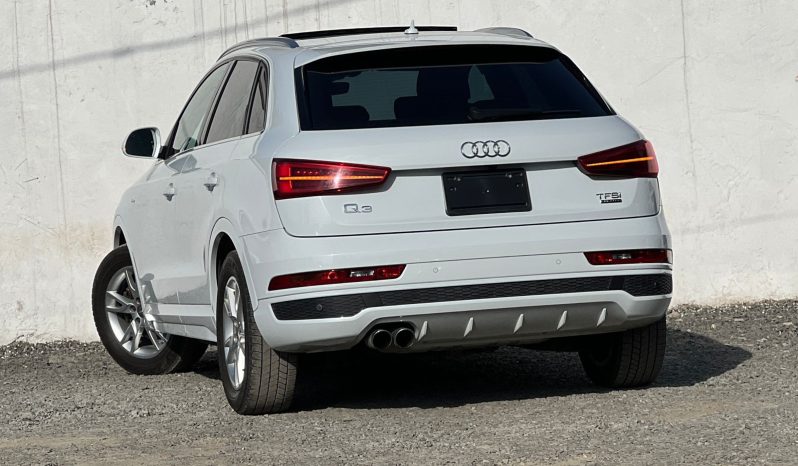 
								Audi Q3 TFSI full									