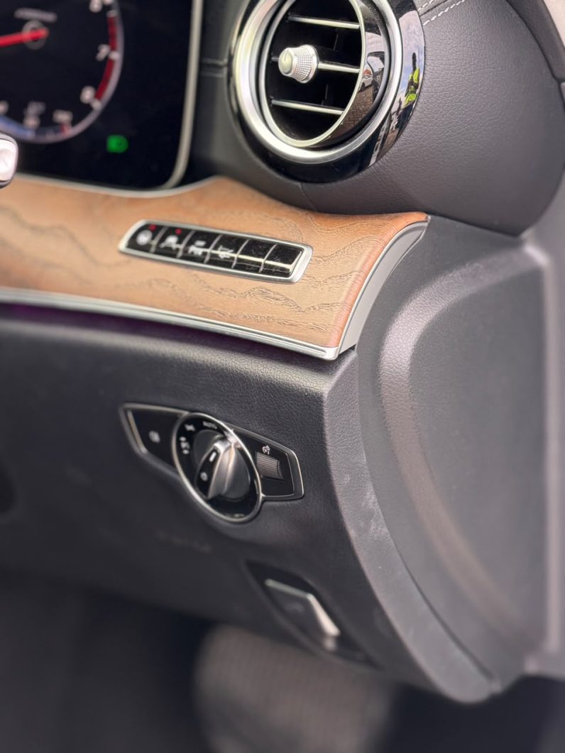 
								Mercedes Benz E450 full									
