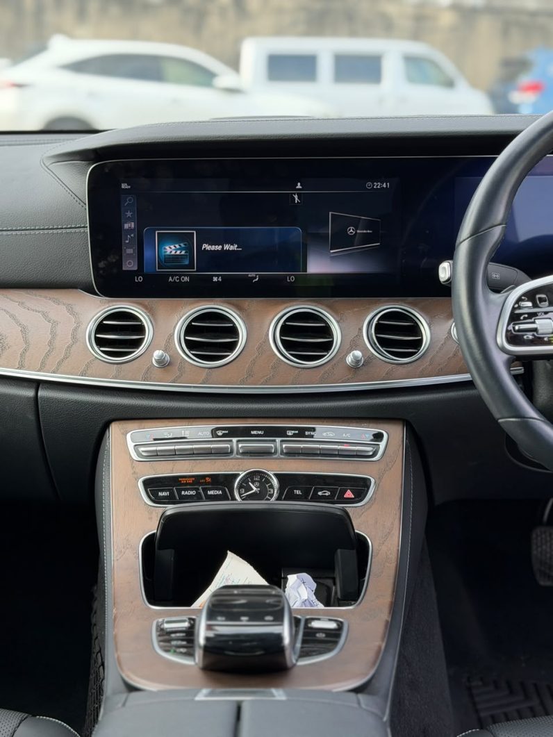 
								Mercedes Benz E450 full									