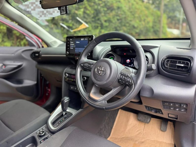 
								TOYOTA YARIS full									