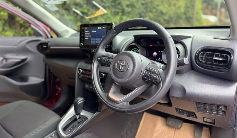 
								TOYOTA YARIS full									