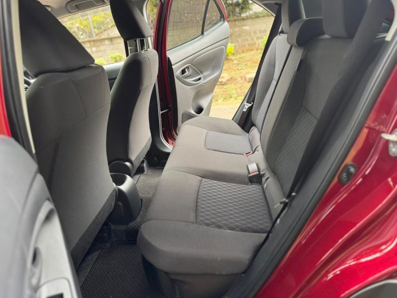 
								TOYOTA YARIS full									