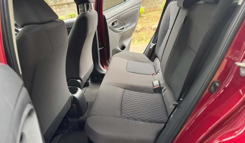 
								TOYOTA YARIS full									