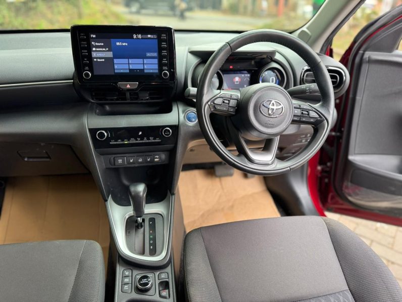 
								TOYOTA YARIS full									