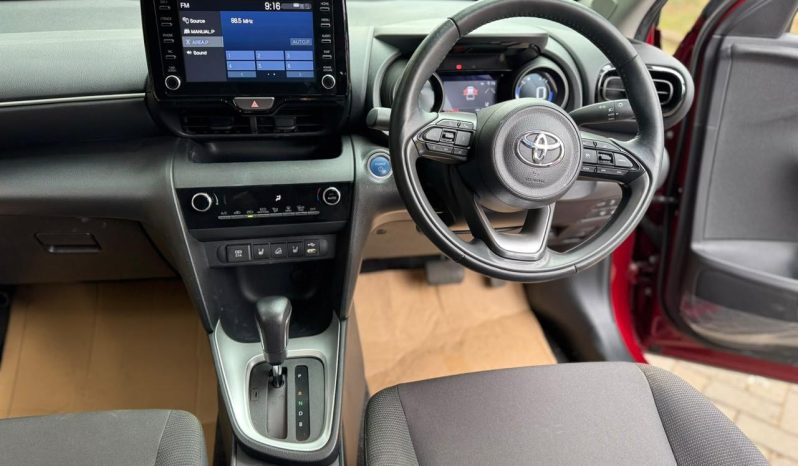 
								TOYOTA YARIS full									