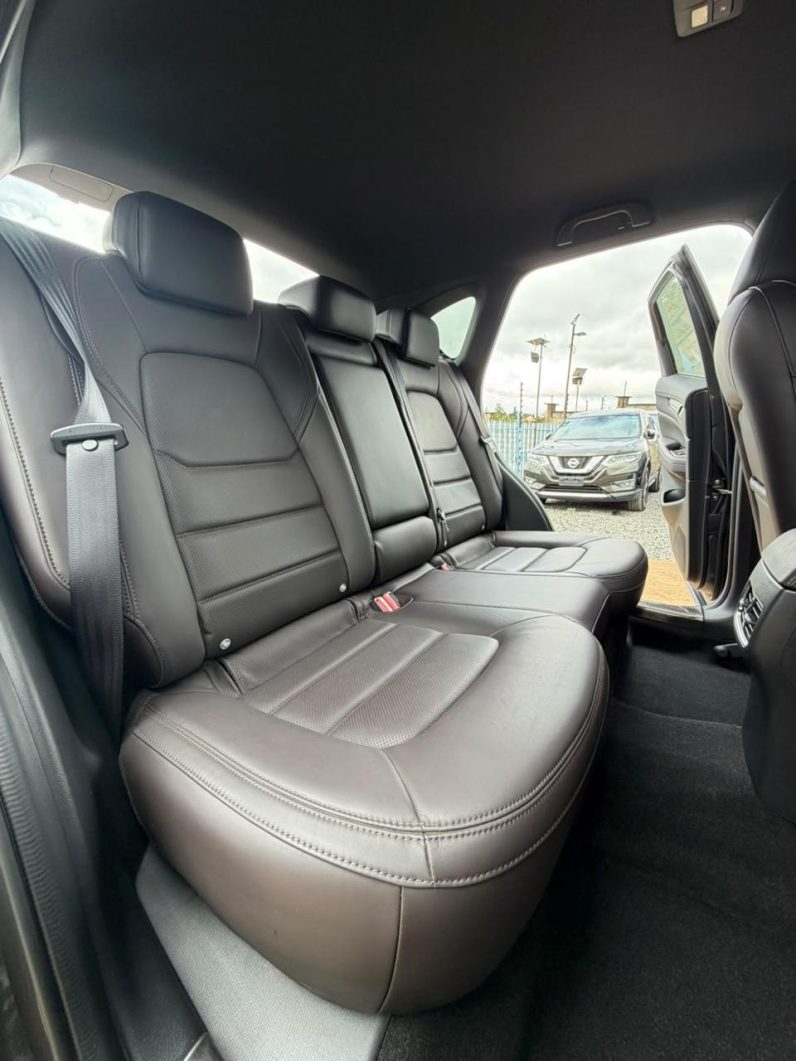 
								Mazda CX5 full									