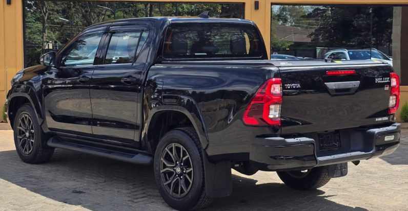 
								Toyota Hilux full									