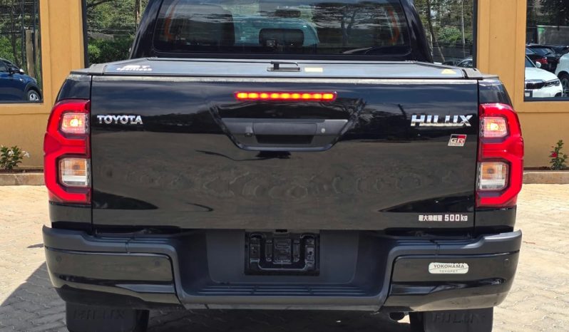 
								Toyota Hilux full									
