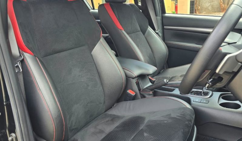 
								Toyota Hilux full									