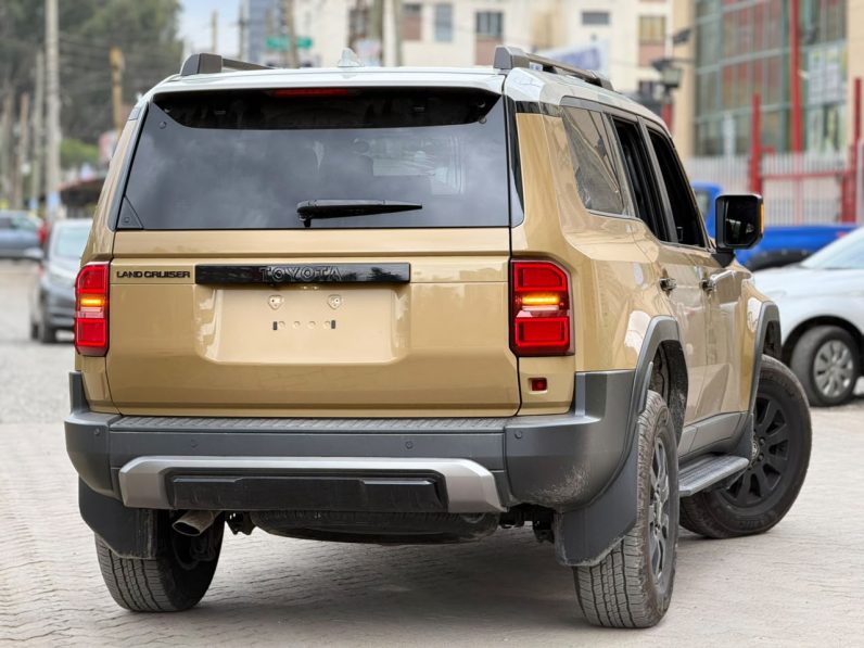 
								Toyota Land cruiser Prado J250 full									