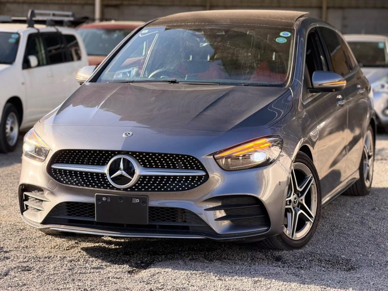 
								Mercedes-Benz B180 full									
