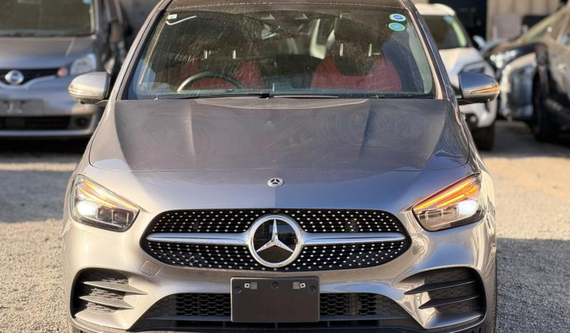 
								Mercedes-Benz B180 full									