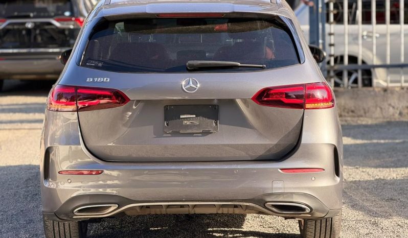 
								Mercedes-Benz B180 full									
