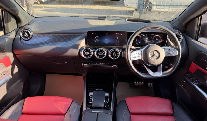 
								Mercedes-Benz B180 full									
