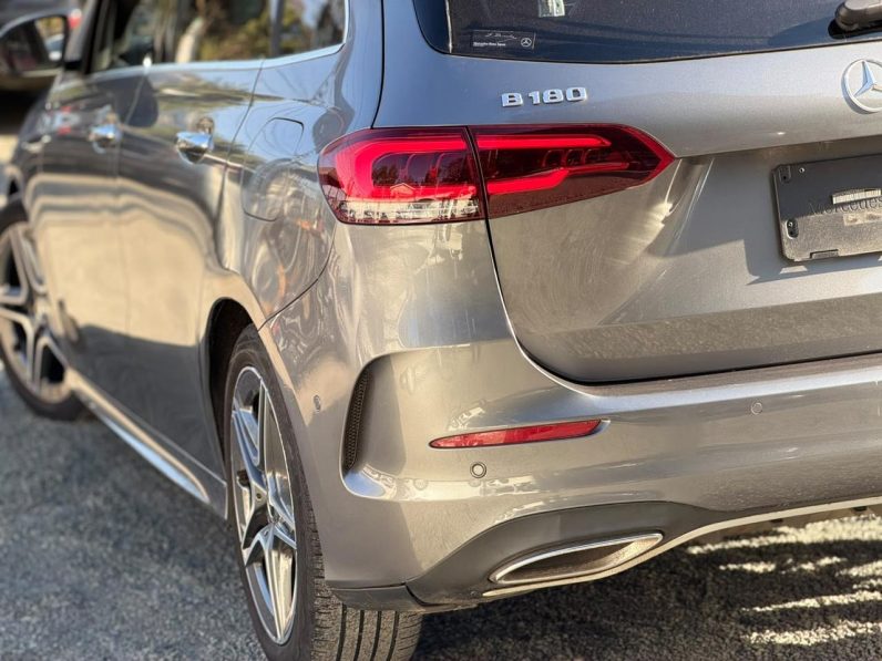 
								Mercedes-Benz B180 full									