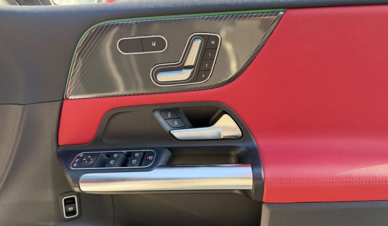 
								Mercedes-Benz B180 full									