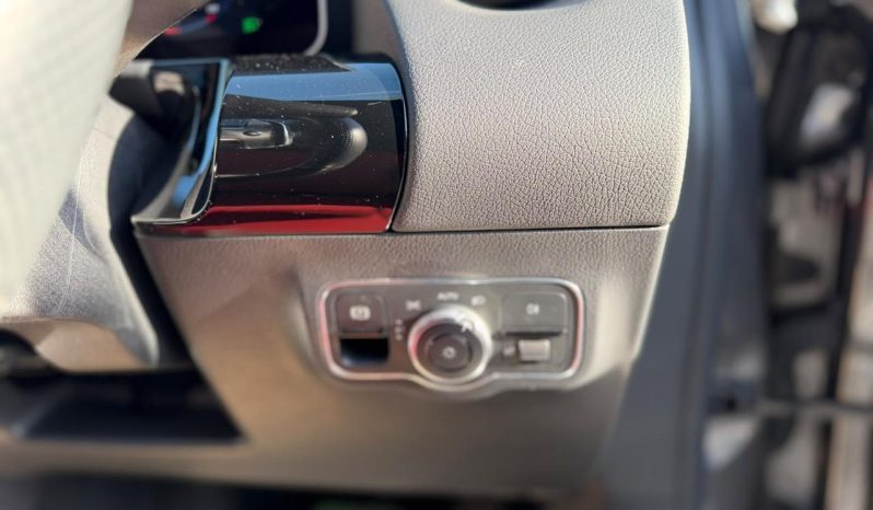 
								Mercedes-Benz B180 full									