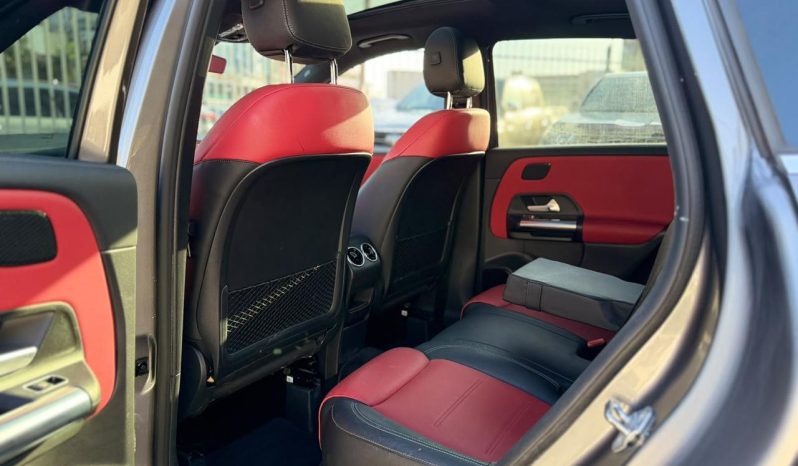 
								Mercedes-Benz B180 full									