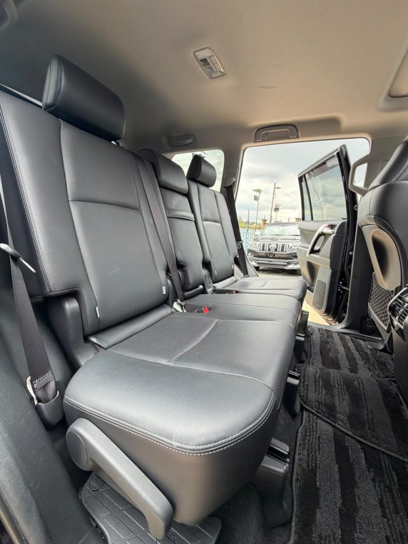
								TOYOTA LAND CRUISER PRADO TXL full									