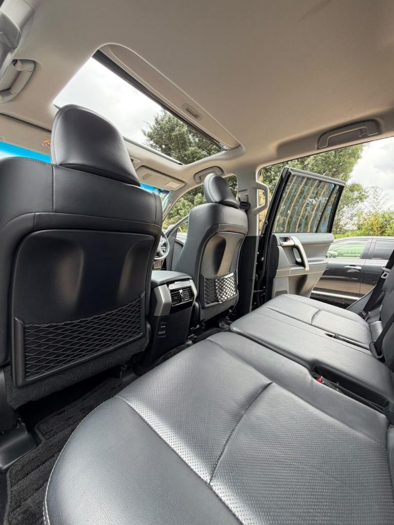 
								TOYOTA LAND CRUISER PRADO TXL full									