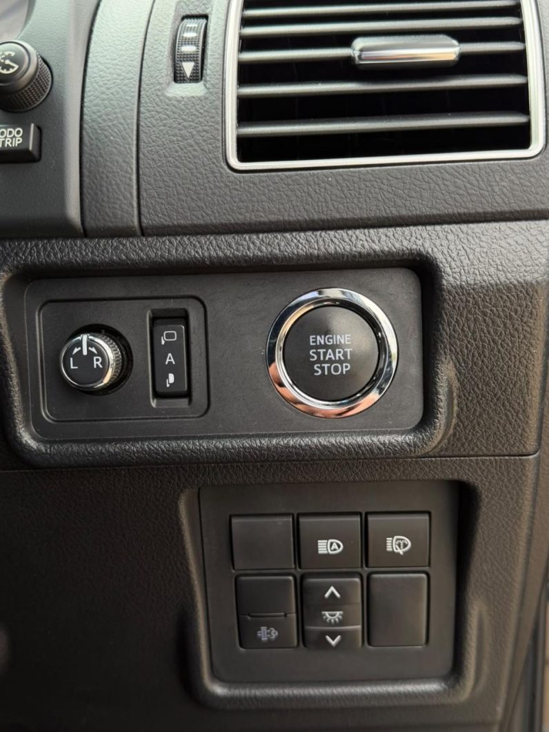 
								TOYOTA LAND CRUISER PRADO TXL full									