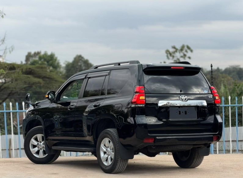 
								Toyota Landcruiser prado TXL full									