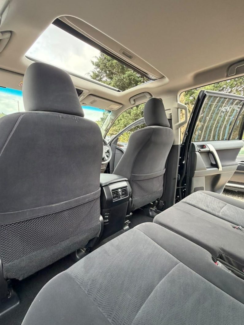 
								Toyota Landcruiser prado TXL full									