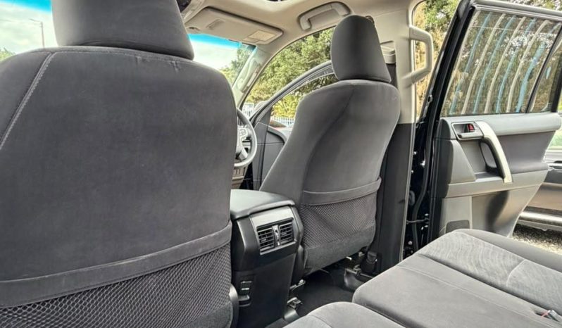 
								Toyota Landcruiser prado TXL full									