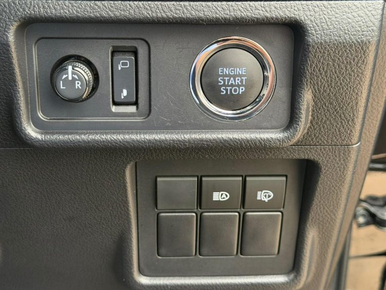 
								Toyota Landcruiser prado TXL full									