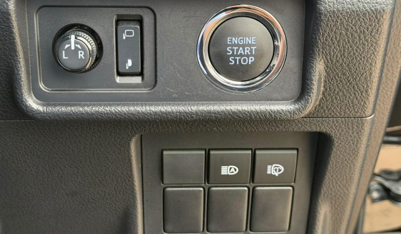 
								Toyota Landcruiser prado TXL full									