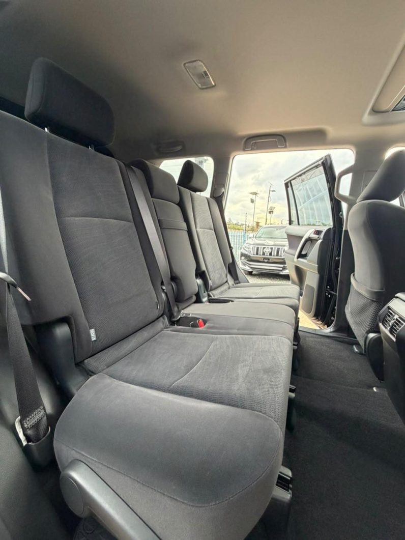 
								Toyota Landcruiser prado TXL full									