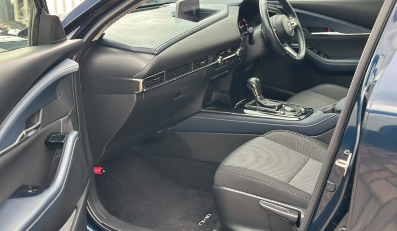 
								MAZDA CX-30 full									