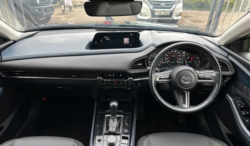 
								MAZDA CX-30 full									