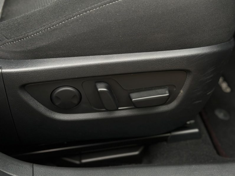 
								MAZDA CX-30 full									