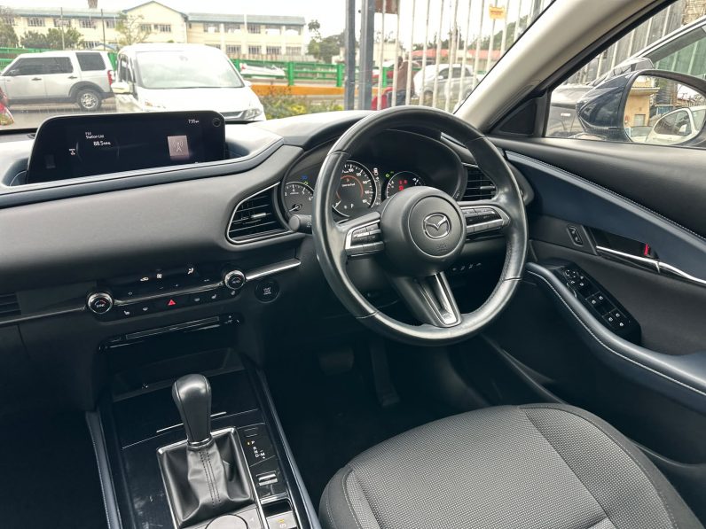 
								MAZDA CX-30 full									