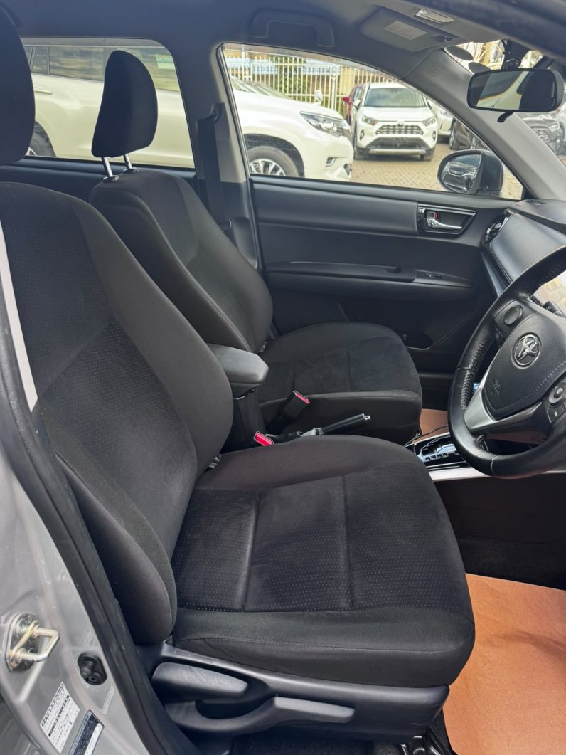 
								Toyota Fielder full									