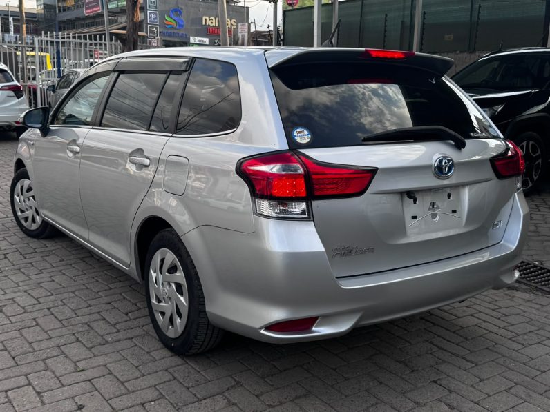
								Toyota Fielder full									