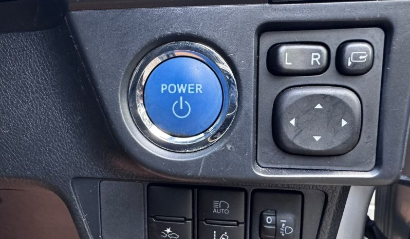 
								Toyota Fielder full									