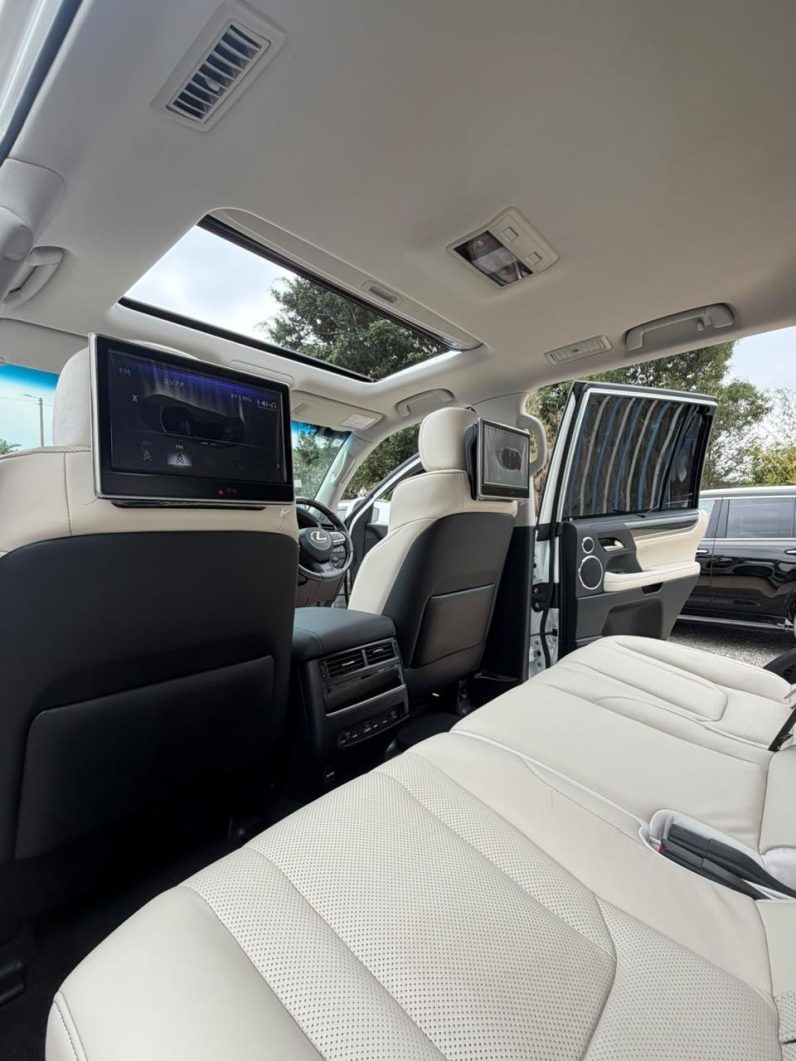 
								Lexus LX-570 full									