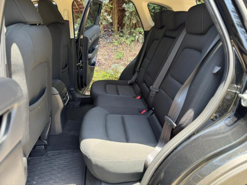 
								Mazda CX-5 full									